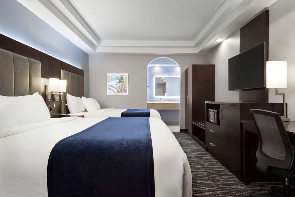 days inn and suites by wyndham houston hobby airport