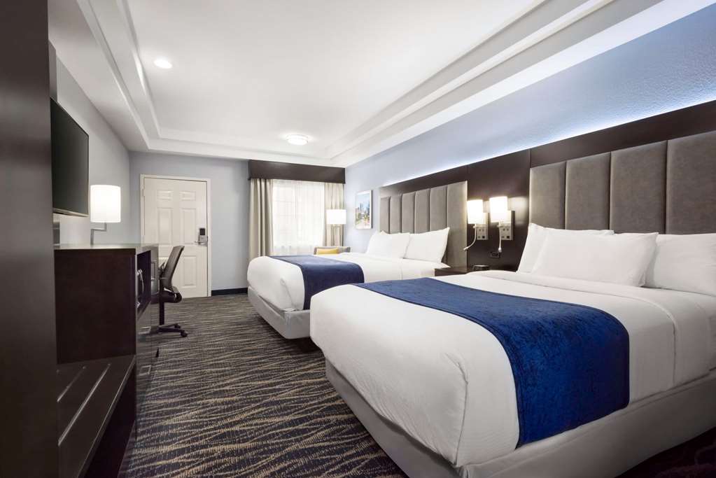 days inn and suites by wyndham houston hobby airport