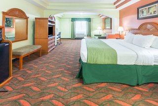 Days Inn & Suites By Wyndham Houston Hobby Airport,South Houston>>Downtown Houston,3 star