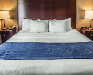 Comfort Suites Hudson I-94,New Richmond>>Hudson,2.5 star