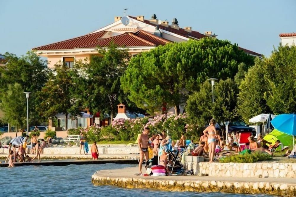 hotel laguna