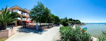 hotel laguna