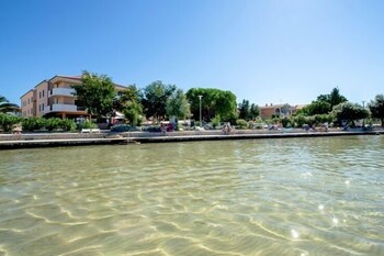 hotel laguna