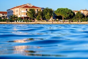 hotel laguna