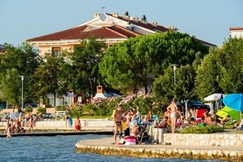 hotel laguna