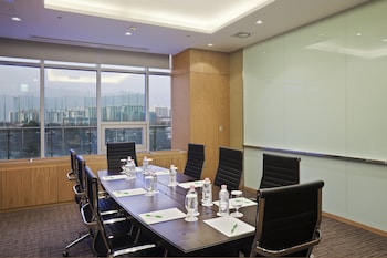 holiday inn gwangju by ihg