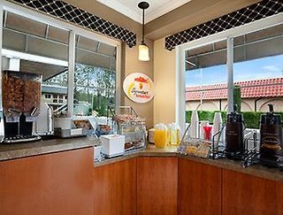 Super 8 By Wyndham Martinez,Martinez>>Concord,2 star