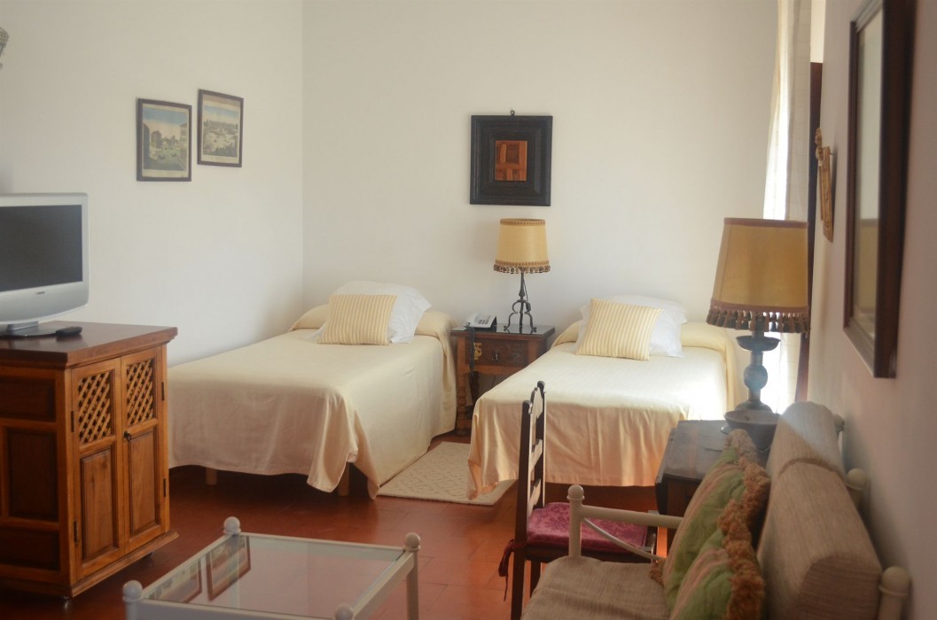 santa isabel la real hotel