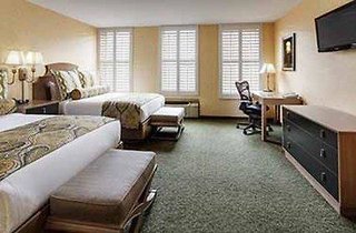 The Parkview Hotel,Near Erie Canal Museum,4 star