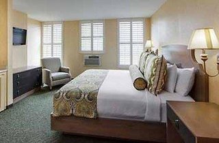 The Parkview Hotel,Near Erie Canal Museum,4 star
