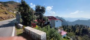 Veenu's Cottage,Mussoorie>>Dehradun,3 star