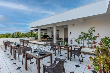 treebo premium villa escape in with pool view