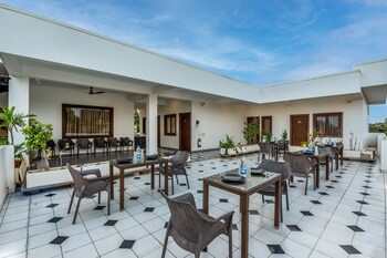 treebo premium villa escape in with pool view