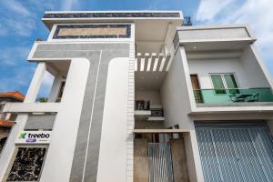treebo premium villa escape in with pool view