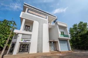treebo premium villa escape in with pool view