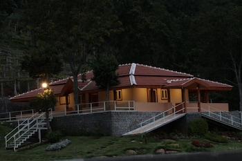 chow chow valley hostel