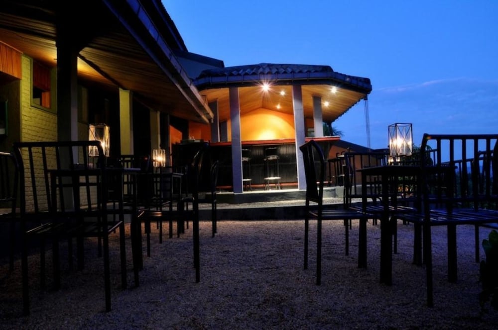 giritale hotel