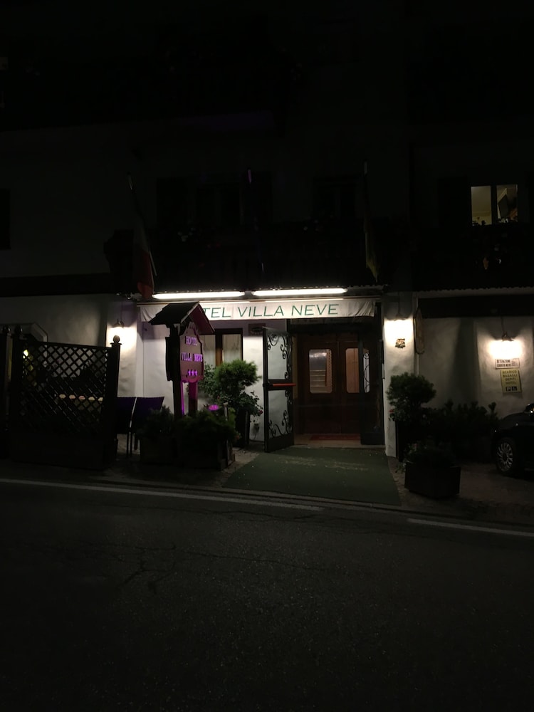 hotel meuble villa neve