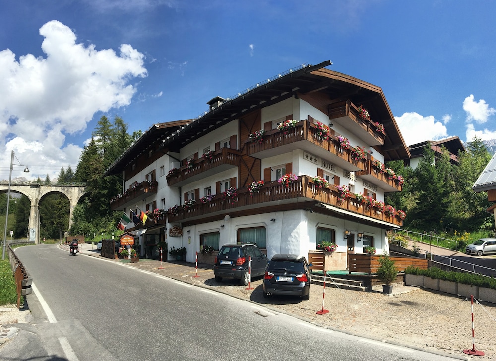 hotel meuble villa neve