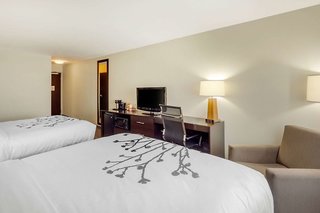 sleep inn and suites fargo medical center
