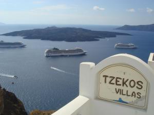 Tzekos Villas,Megalochori>>Fira,4 star