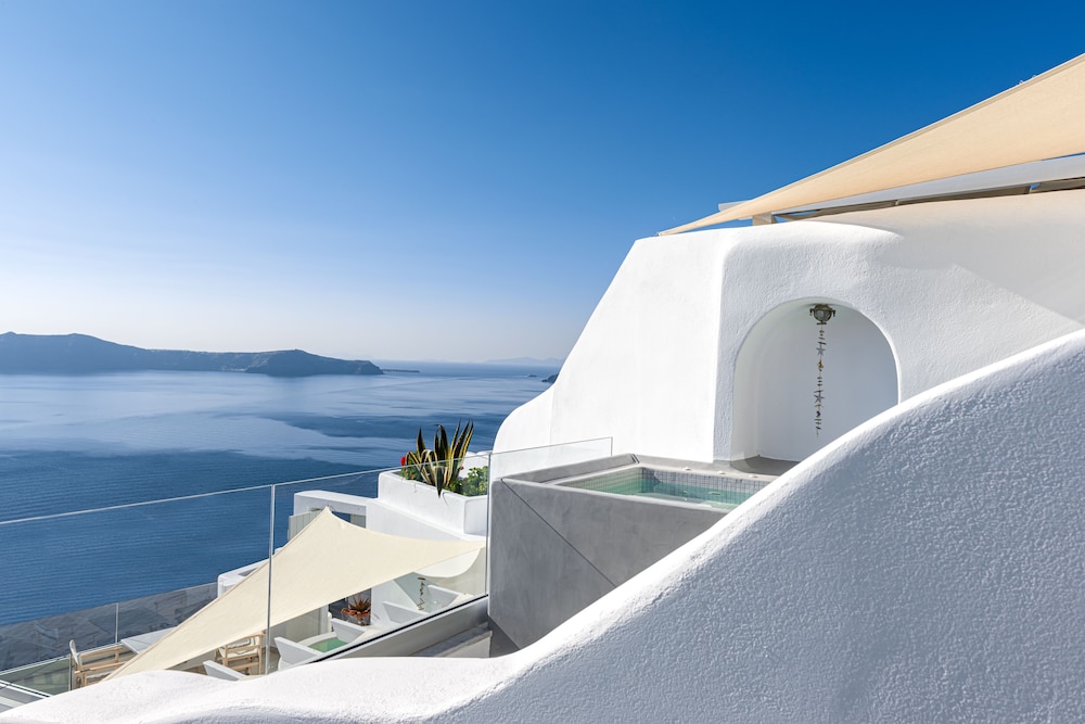 adamant suites adults only