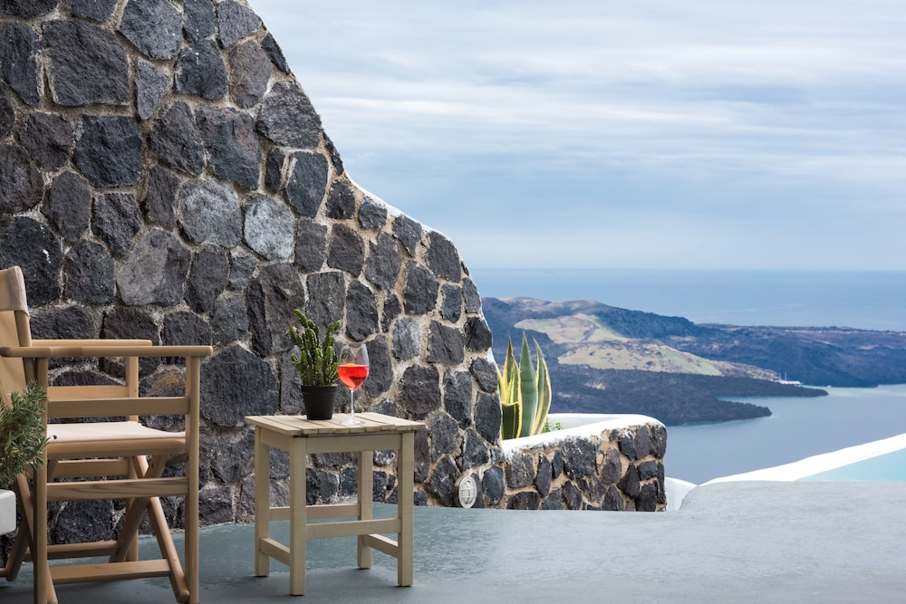 adamant suites adults only