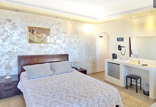 Tataki Hotel,Fira>>Exo Gonia,1 star