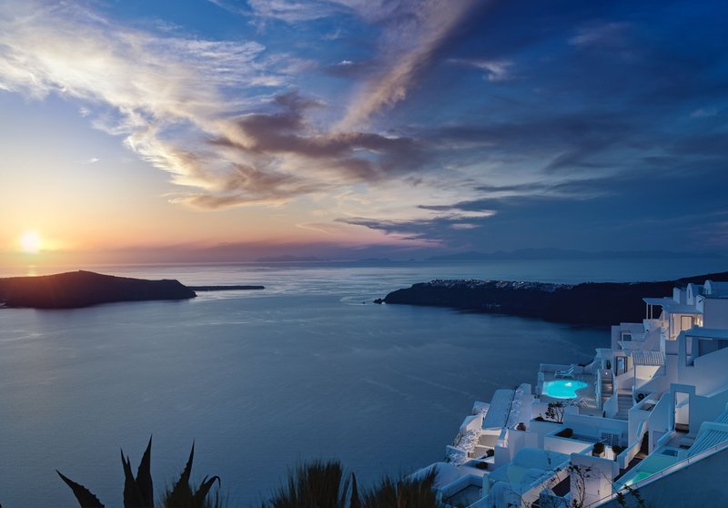 tholos resort