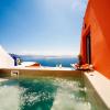 Chroma Suites,Oia>>Fira,3 star