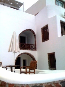 Mirabo Luxury Villas - Adults Only,Firostefani>>Fira,3 star