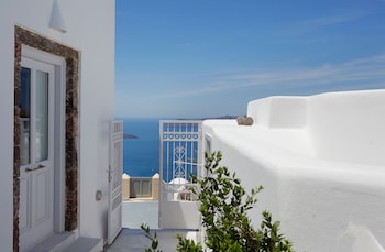 Mirabo Luxury Villas - Adults Only,Firostefani>>Fira,3 star