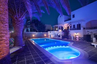 Sellada Beach,Perissa>>Fira,4 star