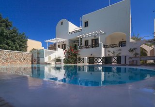 Sellada Beach,Perissa>>Fira,4 star