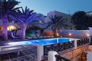 Sellada Beach,Perissa>>Fira,4 star