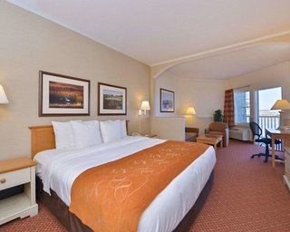 Comfort Suites Chincoteague Island Bayfront Resort,Chincoteague Island>>Chincoteague,3 star