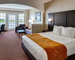 Comfort Suites Chincoteague Island Bayfront Resort,Chincoteague Island>>Chincoteague,3 star