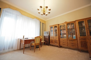 jolly alon hotel
