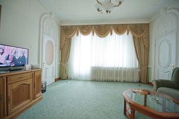 jolly alon hotel