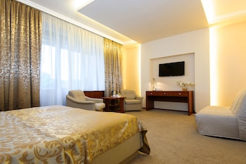 jolly alon hotel
