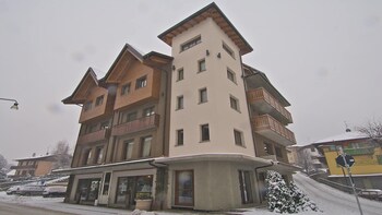 harmony suite hotel