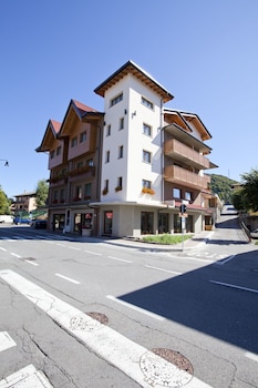 harmony suite hotel