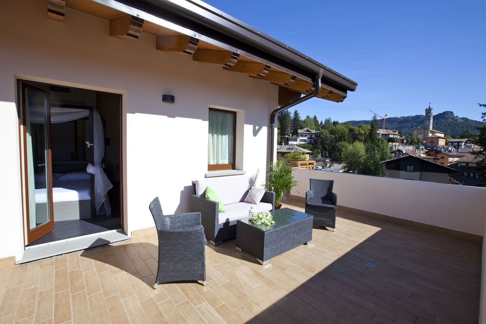 harmony suite hotel