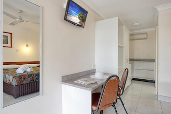 demi view motel