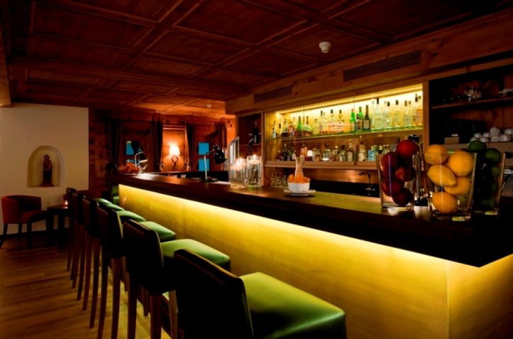 adula hotel