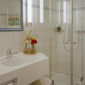 adula hotel