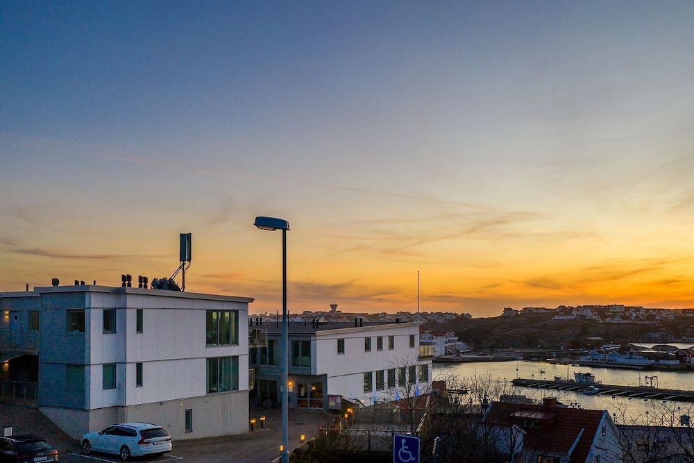 hotell kungshamn suites