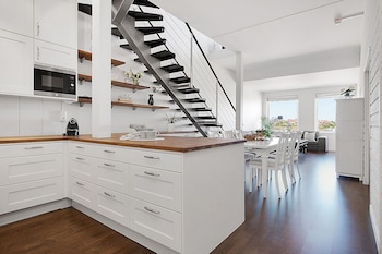 hotell kungshamn suites