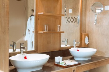 movenpick resort lamantin saly