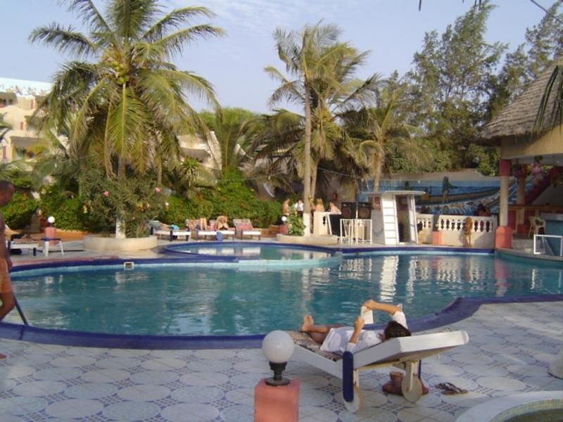 hotel africa queen
